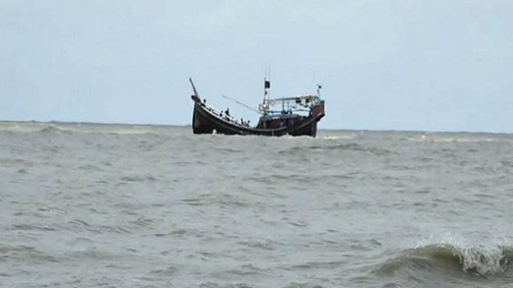 টেকনাফে ফের দুটি নৌকাসহ ১৪ জন জেলেকে ধরে নিয়ে গেল ‘আরাকান আর্মি’